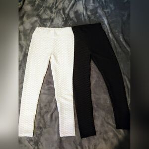 2 PAIR * SCRUNCH BUTT LEGGINGS * SIZE M * BLACK & WHITE * BUTT LIFT LEGGINGS